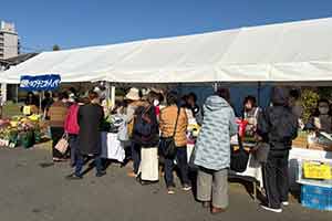 チャリティバザー