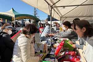 チャリティバザー