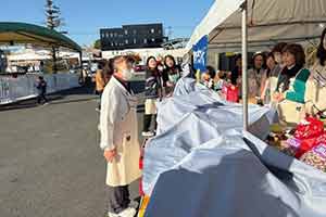 チャリティバザー